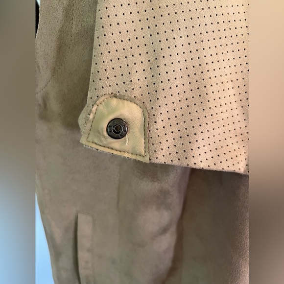 Kut from the Kloth Women’s XL Tan Wrap Vest with Pockets - Picture 7 of 11